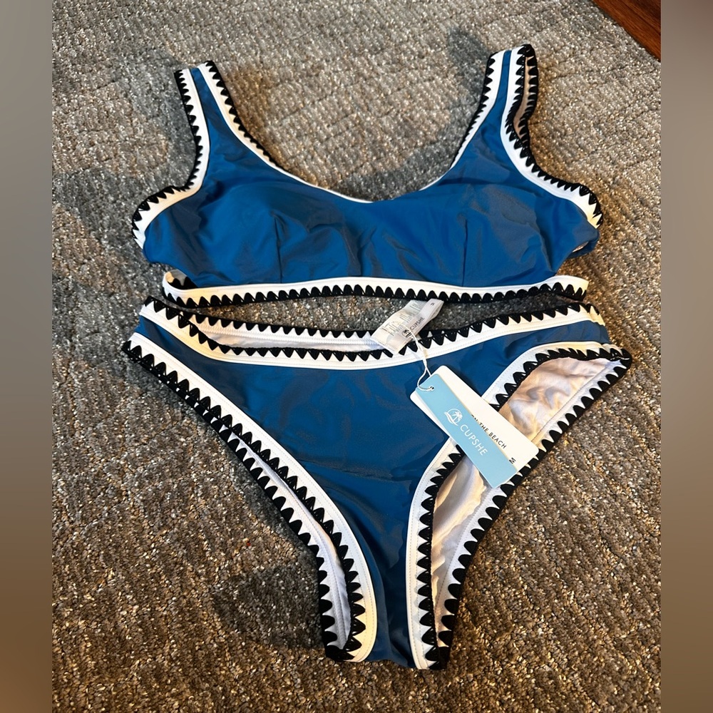 Cupshe Navy and White Bikini with Black Trim